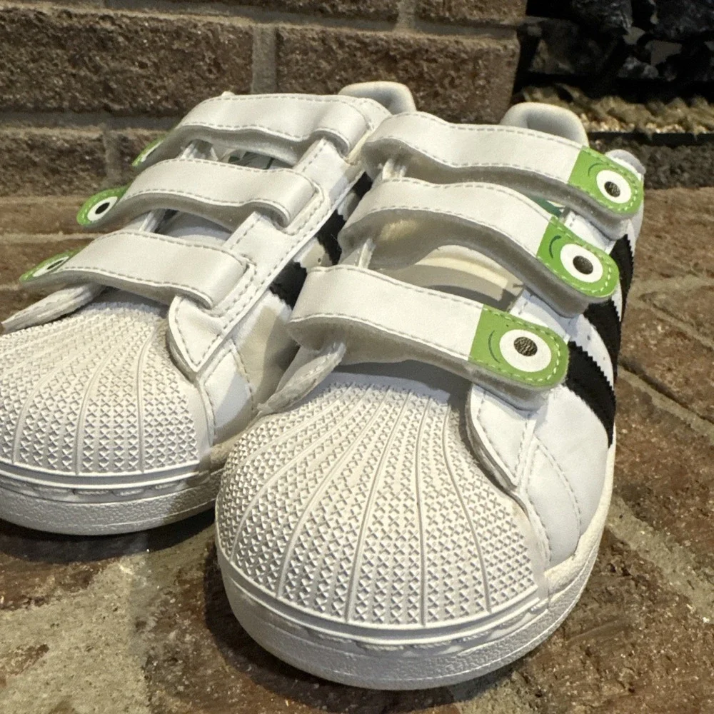 adidas Originals x Disney Superstar II Size 2 Toy Story Alien Kids Casual JI0091